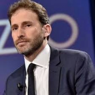 Casaleggio detta le priorità dei cinquestelle: Ai primi posti l'abolizione della caccia